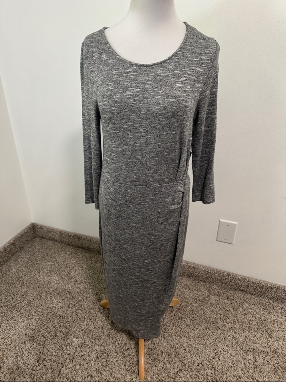 🐬 NWT GNW MIDI Knit Dress